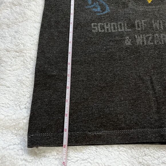 Harry Potter T-Shirt Women's Medium Hogwarts School of Witchcraft Graphic Tee - Picture 3 of 4